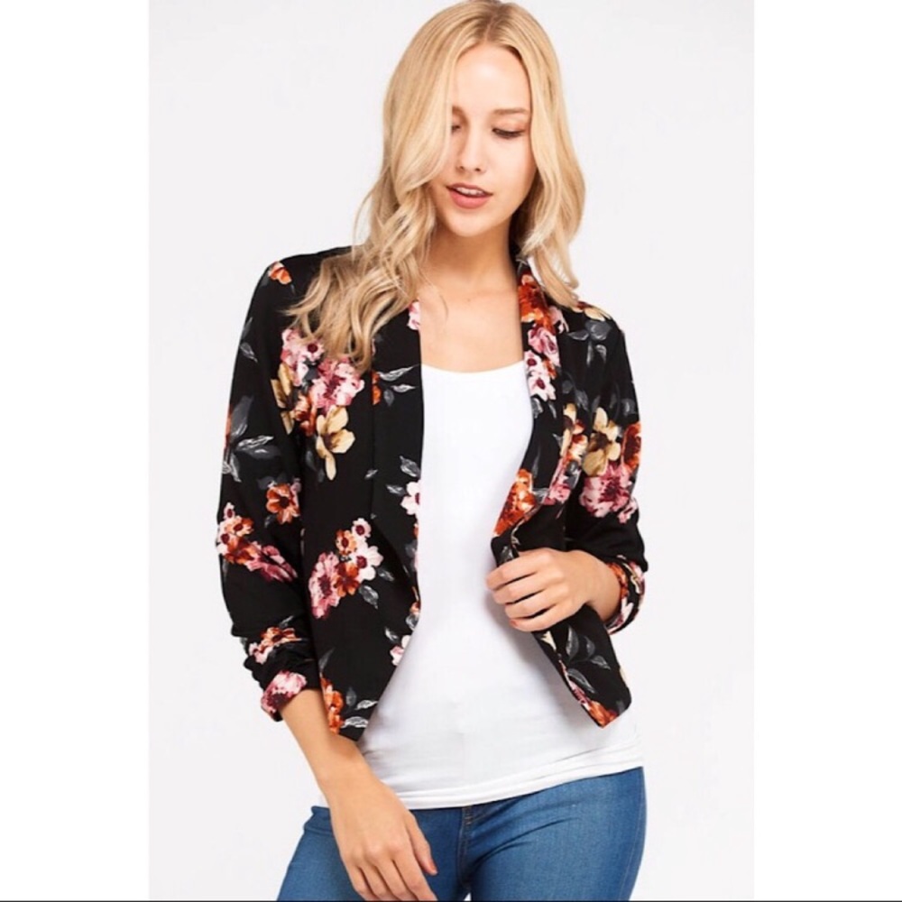 ❗️LAST: Small Black Floral Print Blazer - Picture 2 of 5